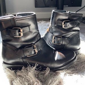Steve Madden Damiann Buckled Leather Ankle Boots